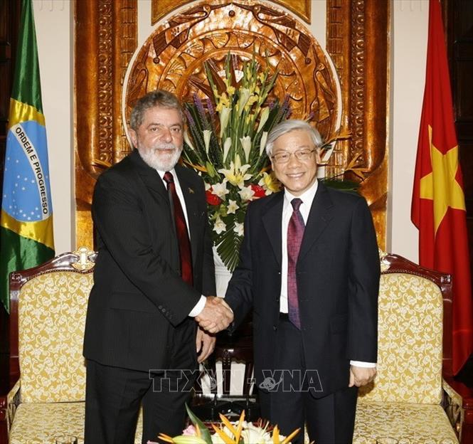Trong ảnh: Chủ tịch Quốc hội Nguyễn Phú Trọng hội kiến Tổng thống Brazil Luiz Inácio Lula da Silva thăm chính thức Việt Nam, ngày 10/7/2008, tại Hà Nội. Ảnh: Trí Dũng – TTXVN