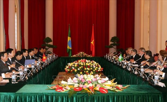 Trong ảnh: Chủ tịch nước Nguyễn Minh Triết hội đàm với Tổng thống Brazil Luiz Inácio Lula da Silva thăm chính thức Việt Nam, ngày 10/7/2008, tại Phủ Chủ tịch. Ảnh: Nguyễn Khang - TTXVN
