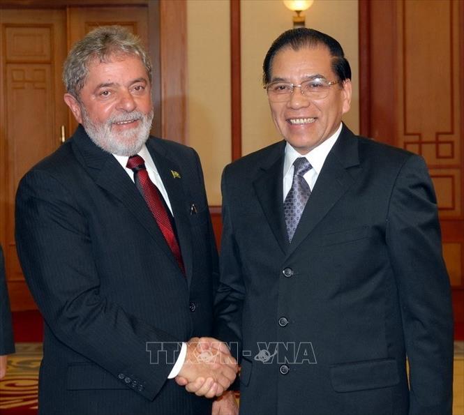 Trong ảnh: Tổng Bí thư Nông Đức Mạnh tiếp Tổng thống Brazil Luiz Inácio Lula da Silva thăm chính thức Việt Nam, ngày 10/7/2008, tại Hà Nội. Ảnh: Nhan Sáng – TTXVN