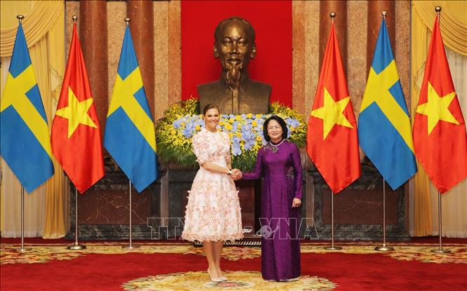 Trong ảnh: Phó Chủ tịch nước Đặng Thị Ngọc Thịnh với Công chúa kế vị Thụy Điển Victoria Ingrid Alice Desiree. Ảnh: Lâm Khánh – TTXVN