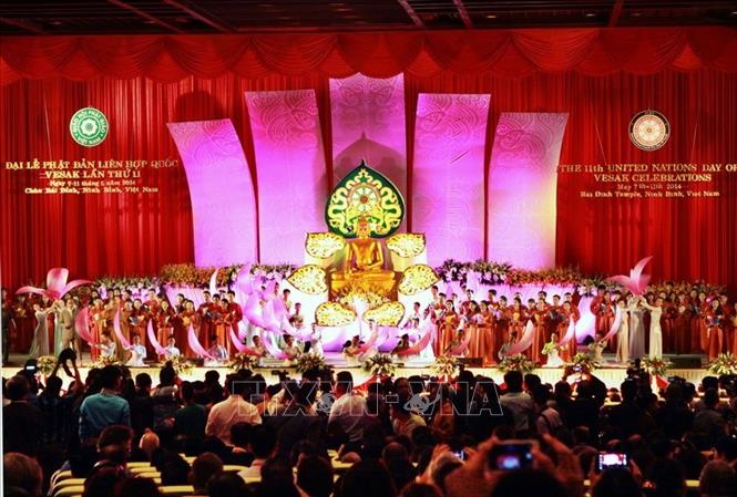 Trong ảnh: Lễ khai mạc Đại lễ Phật đản Liên hợp quốc lần thứ 11, sáng 8/5/2014, tại chùa Bái Đính (Ninh Bình). Ảnh: Nguyễn Dân - TTXVN