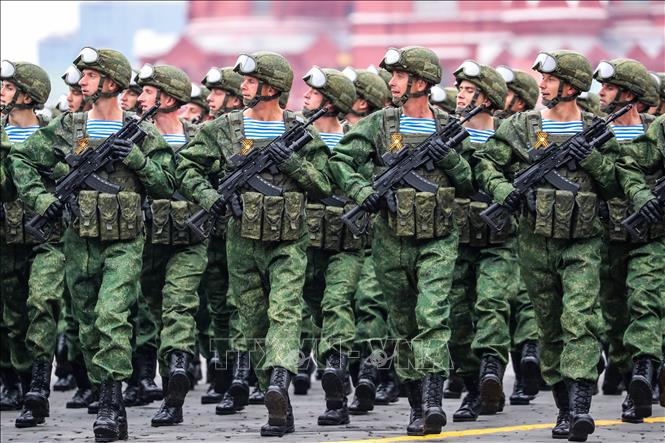Trong ảnh: Binh sĩ Nga tham gia duyệt binh trên Quảng trường Đỏ ở thủ đô Moskva nhân kỷ niệm 74 năm Ngày Chiến thắng, ngày 9/5/2019. Ảnh: THX/TTXVN