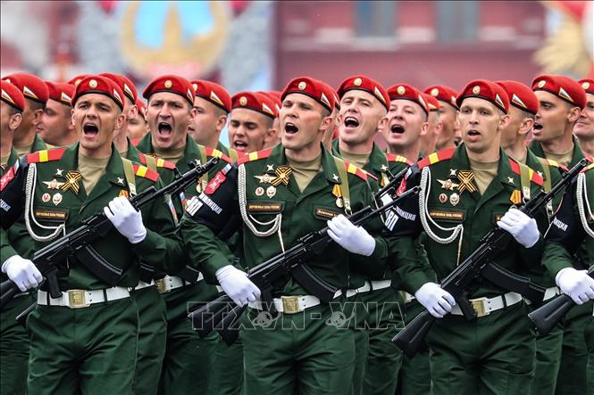 Trong ảnh: Binh sĩ Nga tham gia duyệt binh trên Quảng trường Đỏ ở thủ đô Moskva nhân kỷ niệm 74 năm Ngày Chiến thắng, ngày 9/5/2019. Ảnh: THX/TTXVN