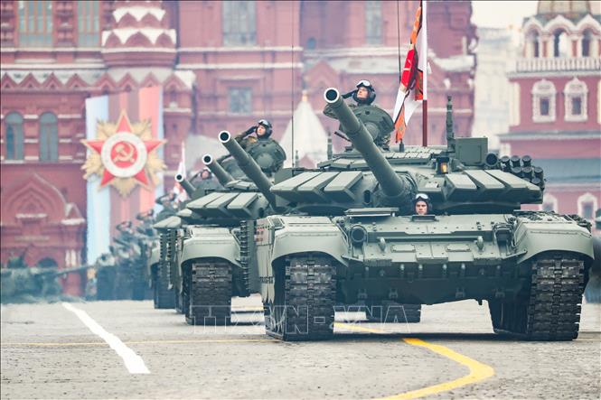 Trong ảnh: Xe tăng T-72B3 của Nga tham gia duyệt binh trên Quảng trường Đỏ ở thủ đô Moskva nhân kỷ niệm 74 năm Ngày Chiến thắng, ngày 9/5/2019. Ảnh: THX/TTXVN