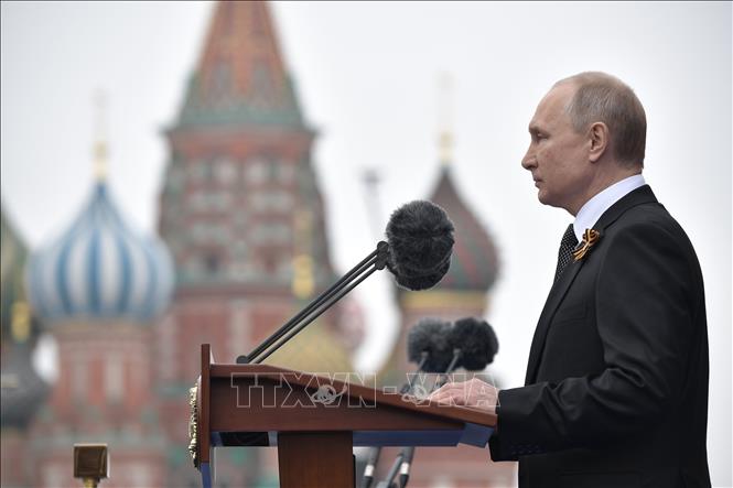 Trong ảnh: Tổng thống Nga Vladimir Putin phát biểu tại lễ duyệt binh trên Quảng trường Đỏ ở thủ đô Moskva nhân kỷ niệm 74 năm Ngày Chiến thắng, ngày 9/5/2019. Ảnh: THX/TTXVN