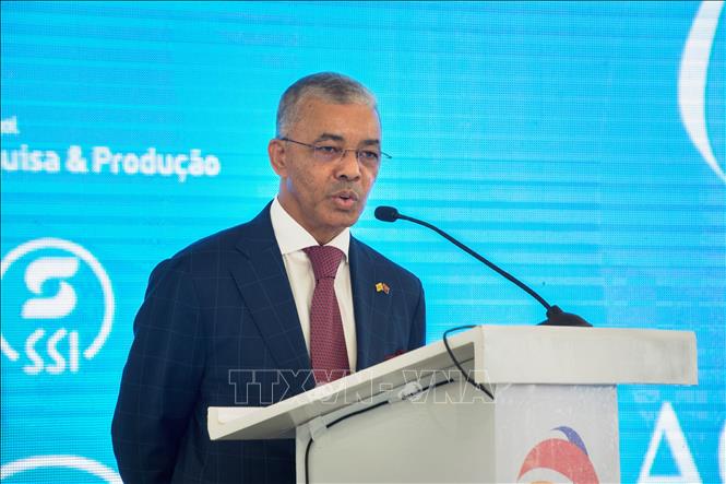 Trong ảnh: Chủ tịch Tập đoàn Dầu khí quốc gia Angola (Sonangol EP) Carlos Saturnino tại lễ khánh thành dự án dầu khí Total Kaombo ở thủ đô Luanda tháng 11/2018. Ảnh: AFP/TTXVN