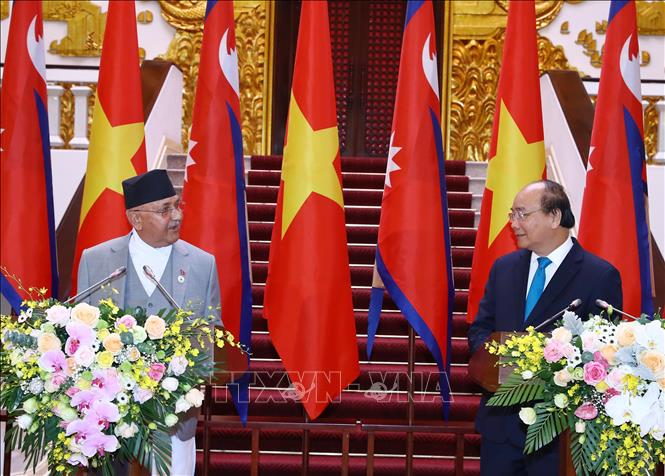 Trong ảnh: Thủ tướng Nguyễn Xuân Phúc và Thủ tướng Nepal K.P. Sharma Oli họp báo chung sau hội đàm. Ảnh: Thống Nhất - TTXVN