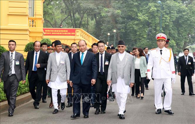 Trong ảnh: Thủ tướng Nguyễn Xuân Phúc và Thủ tướng Nepal K.P. Sharma Oli đến Trụ sở Chính phủ để hội đàm. Ảnh: Văn Điệp – TTXVN
