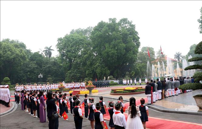 Trong ảnh: Quang cảnh lễ đón Thủ tướng Nepal K.P. Sharma Oli và Phu nhân tại Phủ Chủ tịch. Ảnh: Văn Điệp – TTXVN