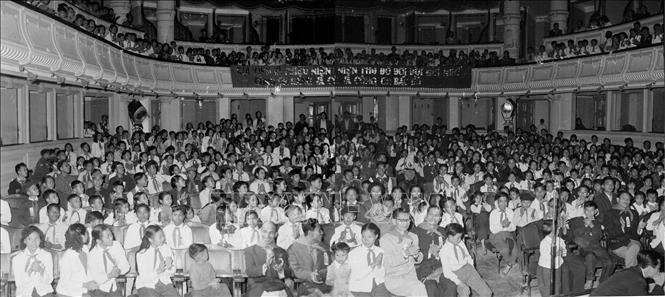 Trong ảnh: Các thiếu nhi tiêu biểu dự Đại hội Thiếu nhi toàn quốc năm 1960 tại Hà Nội. Ảnh: Ngọc Khanh - TTXVN