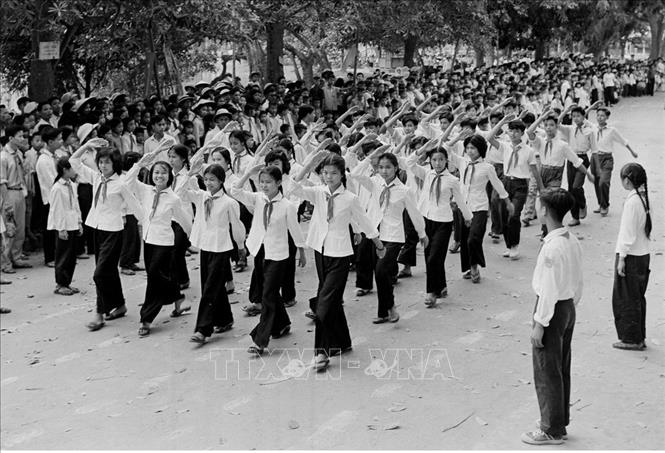 Ngày thành lập đội Thiếu niên Tiền Phong Hồ Chí Minh là một ngày đặc biệt, đánh dấu sự ra đời của một tổ chức trẻ em vô cùng quan trọng và ý nghĩa. Xem qua ảnh liên quan để hiểu thêm về lịch sử phát triển và những hoạt động ý nghĩa mà đội Thiếu niên Tiền Phong thực hiện trong suốt hơn 80 năm qua.