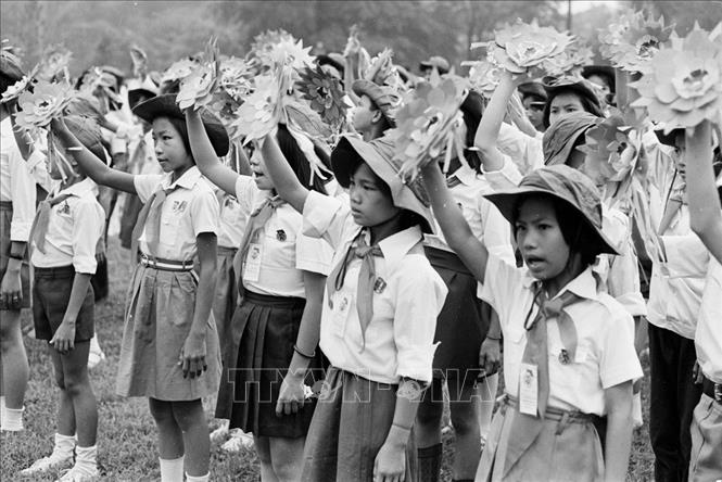 Trong ảnh: Các thiếu nhi dự Liên hoan 