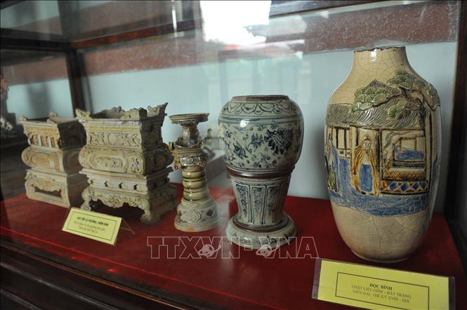 Trong ảnh: Các hiện vật quý được trưng bày tại bảo tàng tỉnh Ninh Bình. Ảnh: Minh Đức - TTXVN