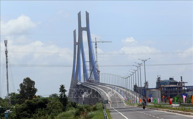 Trong ảnh: Cầu Vàm Cồng nhìn từ phía quận Thốt Nốt (Cần Thơ). Ảnh: Huy Hùng - TTXVN