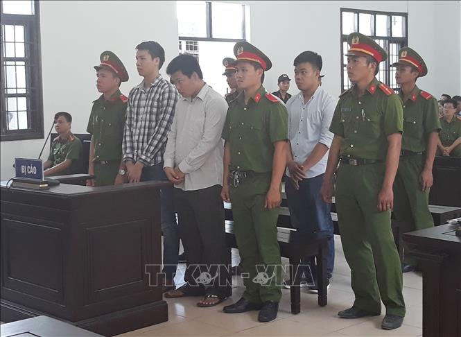 Trong ảnh: Các bị cáo tại phiên xét xử phúc thẩm. Ảnh: Nguyễn Thành –TTXVN