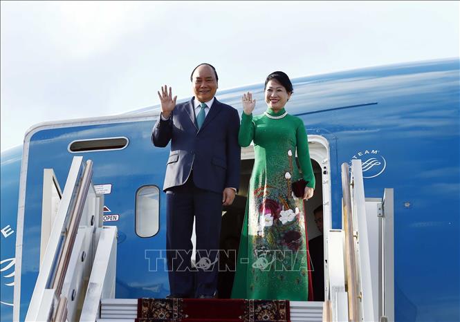 Trong ảnh: Thủ tướng Nguyễn Xuân Phúc và Phu nhân tại sân bay Vnukovo 2, thủ đô Moskva. Ảnh: Thống Nhất – TTXVN
