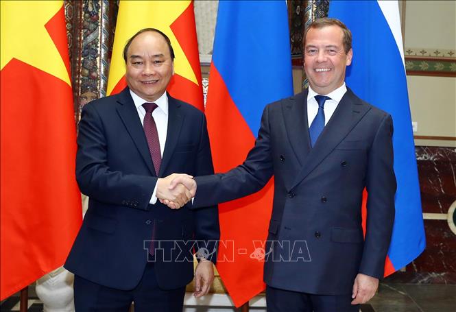 Photo: PM Nguyen Xuan Phuc (L) and his Russian counterpart Dmitry Medvedev before the talks. VNA Photo: Thống Nhất