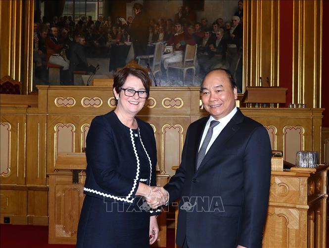 Trong ảnh: Thủ tướng Nguyễn Xuân Phúc và Chủ tịch Quốc hội Na Uy, bà Tone Wilhelmsen Trøen. Ảnh: Thống Nhất – TTXVN
