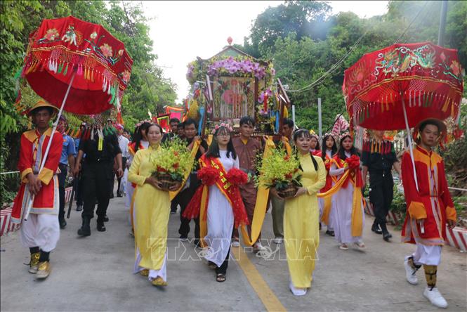 Lễ Hội Vía Bà Chúa Xứ Núi Sam 2019: Khám Phá Nét Đẹp Văn Hóa Tâm Linh Miền Tây