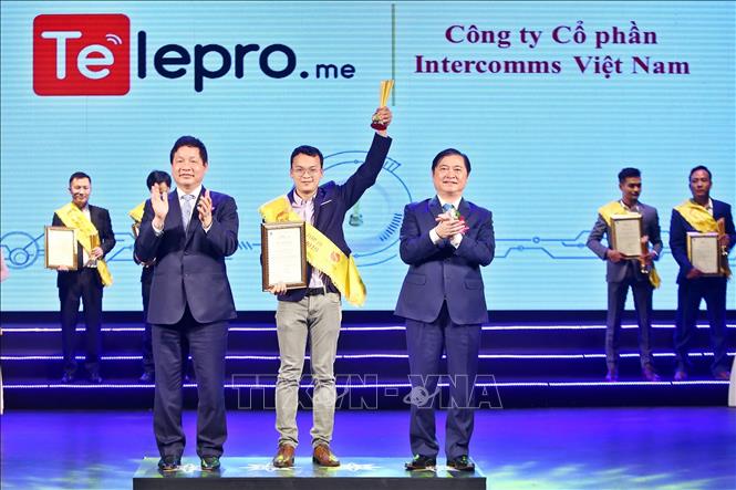 Trong ảnh: Ngày 21/4/2019, sản phẩm Telepro của Công ty Cổ phần Intercomms Việt Nam được vinh danh trong Top 10 Sao Khuê 2109. Ảnh: Minh Quyết - TTXVN 