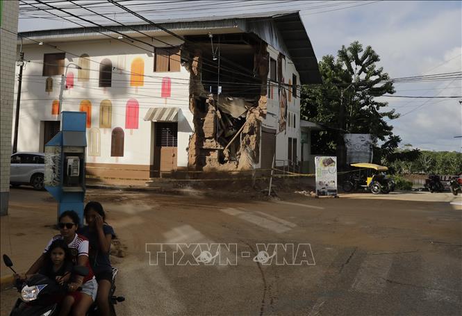 Trong ảnh: Một ngôi nhà bị hư hại sau trận động đất ở Yurimaguas, Peru ngày 26/5/2019. Ảnh: THX/TTXVN