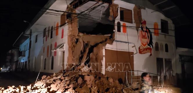 Trong ảnh: Một ngôi nhà bị hư hại sau trận động đất ở Yurimaguas, Peru ngày 26/5/2019. Ảnh: THX/TTXVN