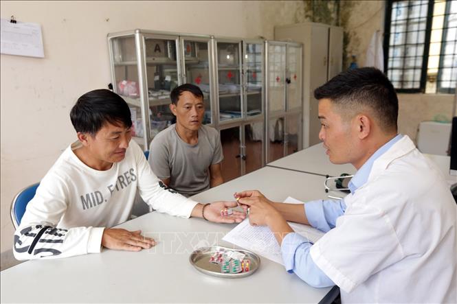 Trong ảnh: Công tác chăm sóc y tế cho các học viên cai nghiện tại Trung tâm. Ảnh: Anh Tuấn – TTXVN