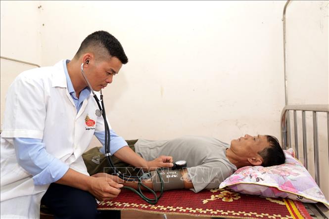 Trong ảnh: Công tác chăm sóc y tế cho các học viên cai nghiện tại Trung tâm. Ảnh: Anh Tuấn – TTXVN