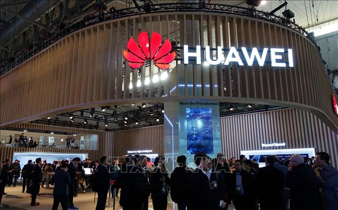 27. Tập đoàn công nghệ viễn thông khổng lồ Huawei của Trung Quốc ngày 16/5/2019 đưa ra tuyên bố cho rằng 