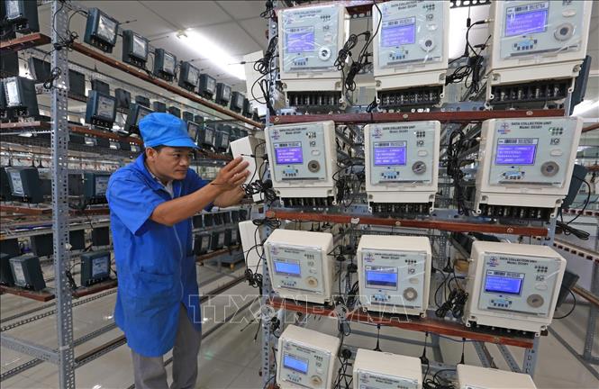 Trong ảnh: Khu vực kiểm soát chất lượng công tơ điện tử hoạt động như trong môi trường tự nhiên. Ảnh: Ngọc Hà - TTXVN