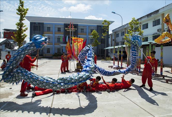 Trong ảnh: Các thành viên Câu lạc bộ lân sư rồng Hiền Long Đường tập luyện. Ảnh: Hồng Đạt - TTXVN
