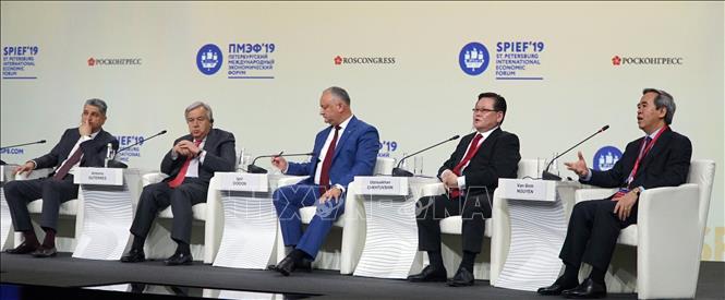 Trong ảnh: Trưởng Ban Kinh tế Trung ương Nguyễn Văn Bình phát biểu tại phiên khai mạc. Ảnh: Hồng Quân