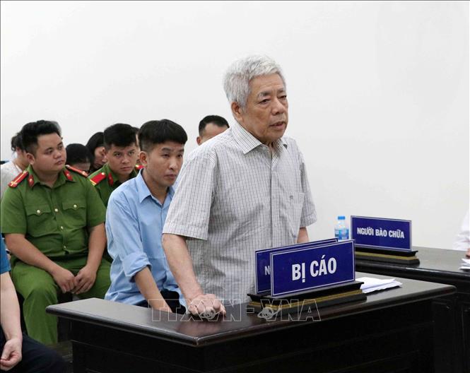 Trong ảnh: Bị cáo Trương Văn Tuyến (SN 1950, nguyên Tổng Giám đốc Vinashin) bị tuyên phạt 7 năm tù giam. Ảnh: Văn Điệp - TTXVN