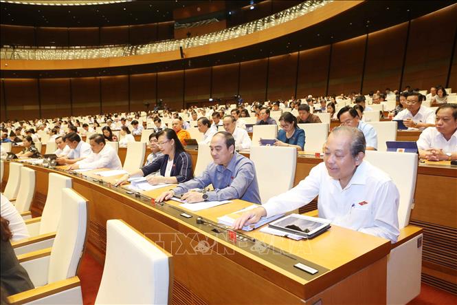 Trong ảnh: Đoàn đại biểu quốc hội tỉnh Long An dự phiên họp. Ảnh: Doãn Tấn - TTXVN