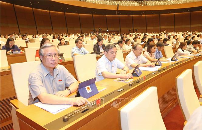 Trong ảnh: Đoàn đại biểu quốc hội tỉnh Yên Bái tham gia biểu quyết. Ảnh: Doãn Tấn - TTXVN