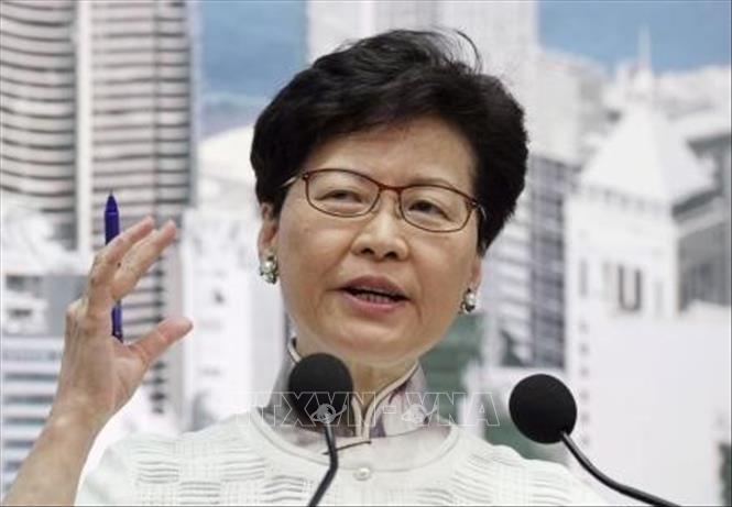 Trong ảnh: Người đứng đầu Đặc khu Hành chính Hong Kong (Trung Quốc) Lâm Trịnh Nguyệt Nga tại cuộc họp báo ở Hong Kong ngày 15/6. Ảnh: Kyodo/TTXVN
