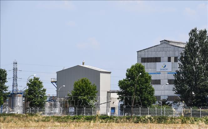 Trong ảnh: Nhà máy của Sanofi tại Mourenx, Tây Nam Pháp. Ảnh: AFP/ TTXVN