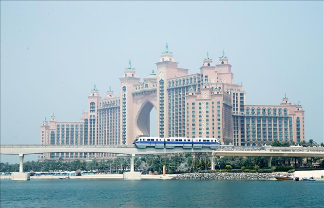 Trong ảnh: Một công trình du lịch, khách sạn trên Đảo Cọ - Palm Island ở Dubai, quần đảo nhân tạo lớn nhất thế giới. Ảnh: Lâm Khánh - TTXVN