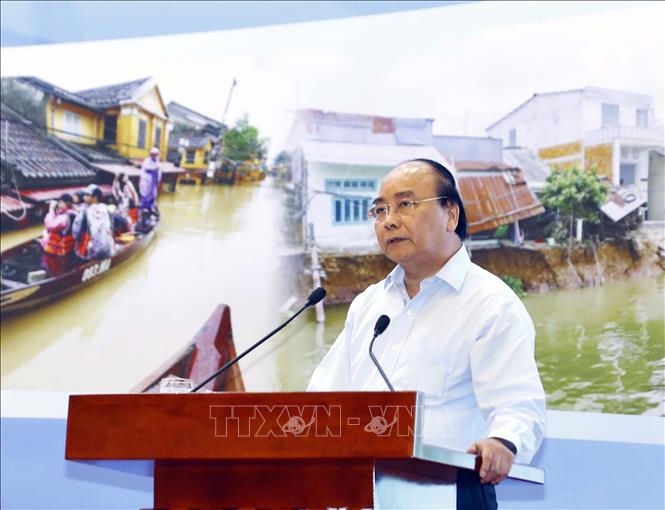 Trong ảnh: Thủ tướng Nguyễn Xuân Phúc phát biểu chỉ đạo hội nghị. Ảnh: Thống Nhất -TTXVN  