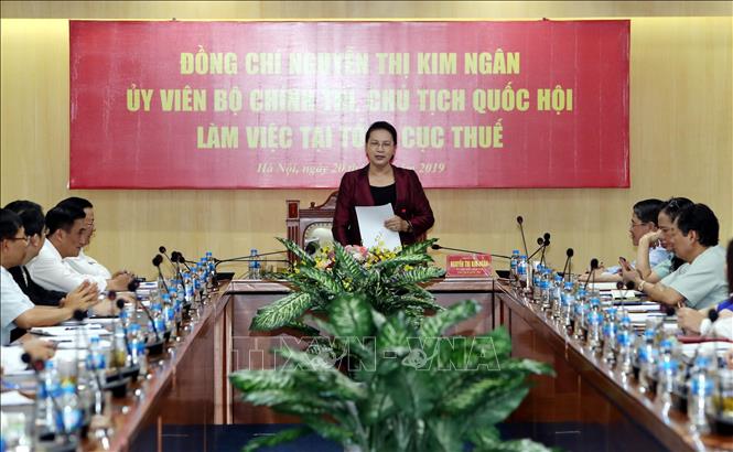 Chủ tịch Quốc hội Nguyễn Thị Kim Ngân phát biểu tại buổi làm việc với Tổng cục thuế. Ảnh: Trọng Đức - TTXVN