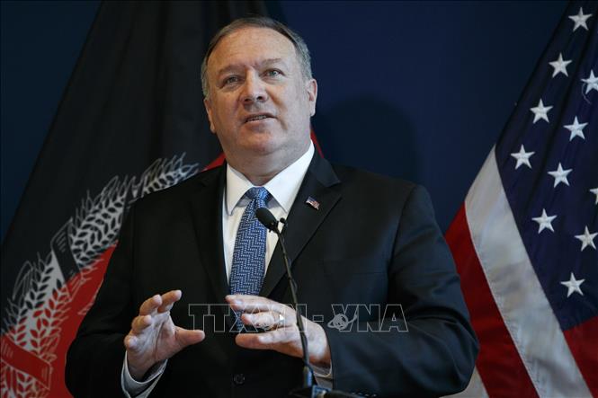 Trong ảnh: Ngoại trưởng Mỹ Mike Pompeo phát biểu trong cuộc họp báo tại Đại sứ quán Mỹ ở Kabul, Afghanistan, ngày 25/6/2019. Ảnh: AFP/ TTXVN