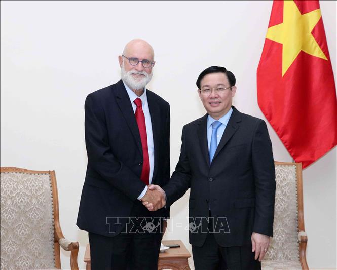 Trong ảnh: Phó Thủ tướng Vương Đình Huệ tiếp Giáo sư kinh tế Avishay Braverman. Ảnh: Văn Điệp – TTXVN