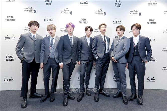 Trong ảnh: Các thành viên nhóm nhạc BTS. Ảnh: Yonhap/ TTXVN