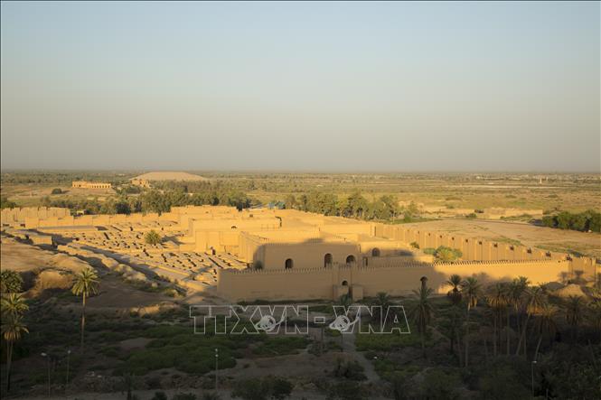 Trong ảnh: Toàn cảnh thành phố cổ Babylon ở phía nam thủ đô Baghdad, Iraq. Ảnh: AFP/TTXVN