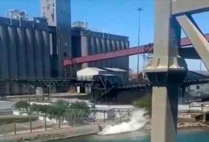Trong ảnh: Sự cố tràn axit tại cảng biển Guayamas, bang Sonora, Mexico ngày 11/7/2019. Ảnh: Mexico News Daily/TTXVN