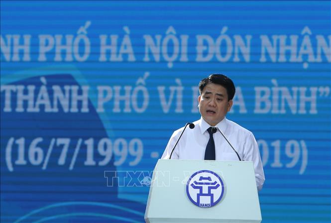Photo: Chairman of the Hanoi People's Committee Nguyen Duc Chung addresses the celebration. VNA Photo: Lâm Khánh
