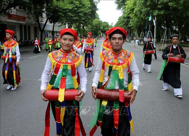Photo: Folk artists take part at the celebration. VNA Photo: Lâm Khánh