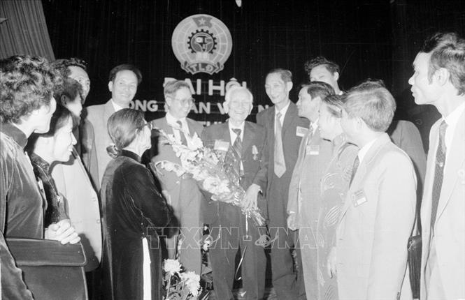 Trong ảnh: Đại biểu Công đoàn thành phố Hải Phòng tại Đại hội Công đoàn Việt Nam lần thứ VII, diễn ra từ ngày 9-12/11/1993, tại Hà Nội. Ảnh: Minh Điền – TTXVN