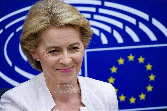 Trong ảnh: Tân Chủ tịch Ủy ban châu Âu (EC) Ursula von der Leyen trong cuộc họp báo sau khi đắc cử tại trụ sở Nghị viện châu Âu ở Strasbourg, Pháp ngày 16/7/2019. Ảnh: THX/TTXVN