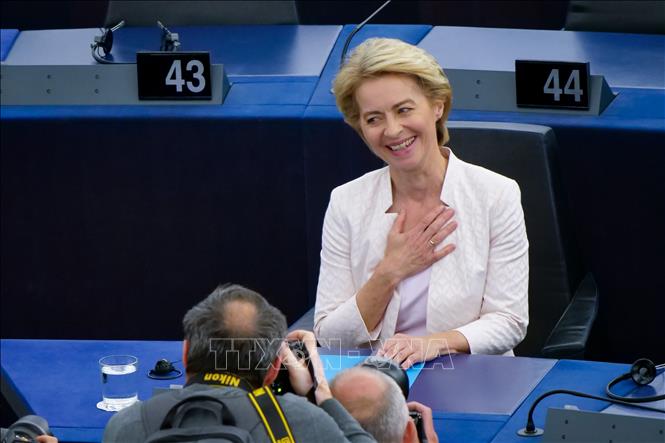 Trong ảnh: Tân Chủ tịch Ủy ban châu Âu (EC) Ursula von der Leyen sau khi đắc cử tại trụ sở Nghị viện châu Âu ở Strasbourg, Pháp ngày 16/7/2019. Ảnh: THX/TTXVN